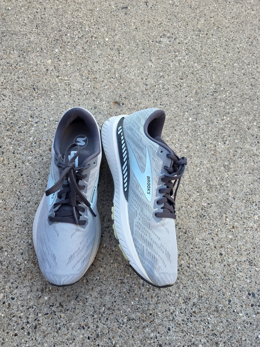 Brooks Sneaker Women Size 9B